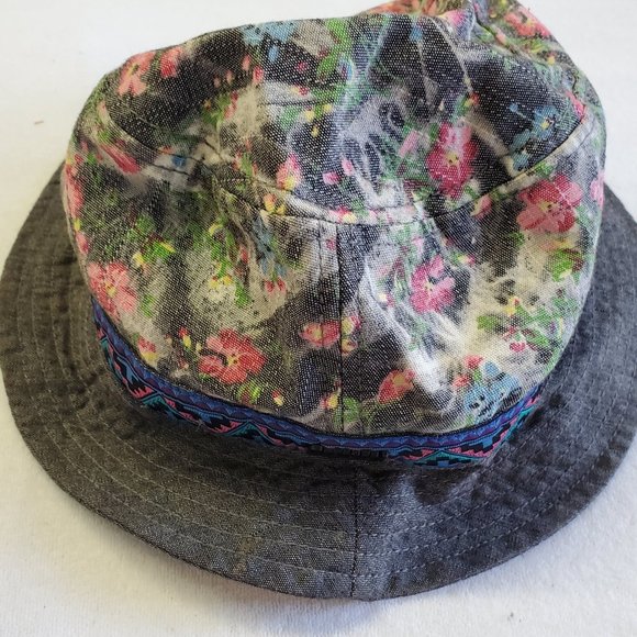 Laurel Soft Floral Bucket Hat Lxl 